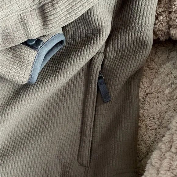 The North Face Men's Taupe and Black Performance Jacket - Picture 6 of 8